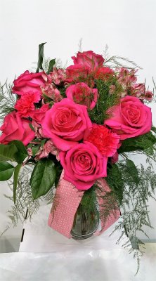 0 a big pink roses bouquet